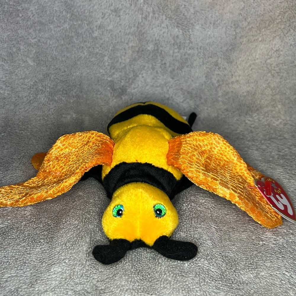 Buzzie (Beanie Baby)